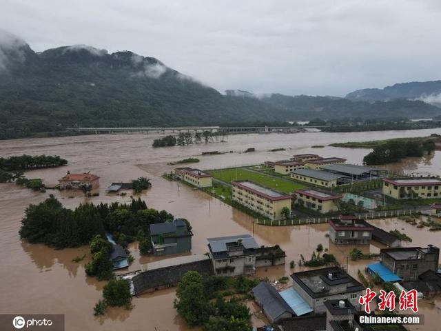 四川启动I级防汛应急响应 水电站防浪堤被冲垮(图3)