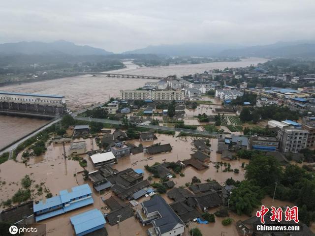 四川启动I级防汛应急响应 水电站防浪堤被冲垮(图2)