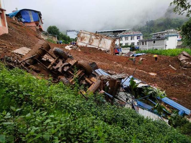 云南临沧木场乡突发山体滑坡5人失联 已安全疏散61户农户(图3)