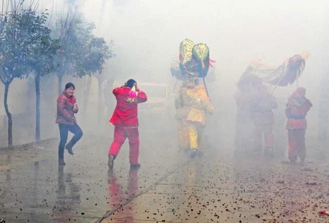 谣言！鞭炮里面有硫磺，硫磺喷射出来就是消毒(图12)