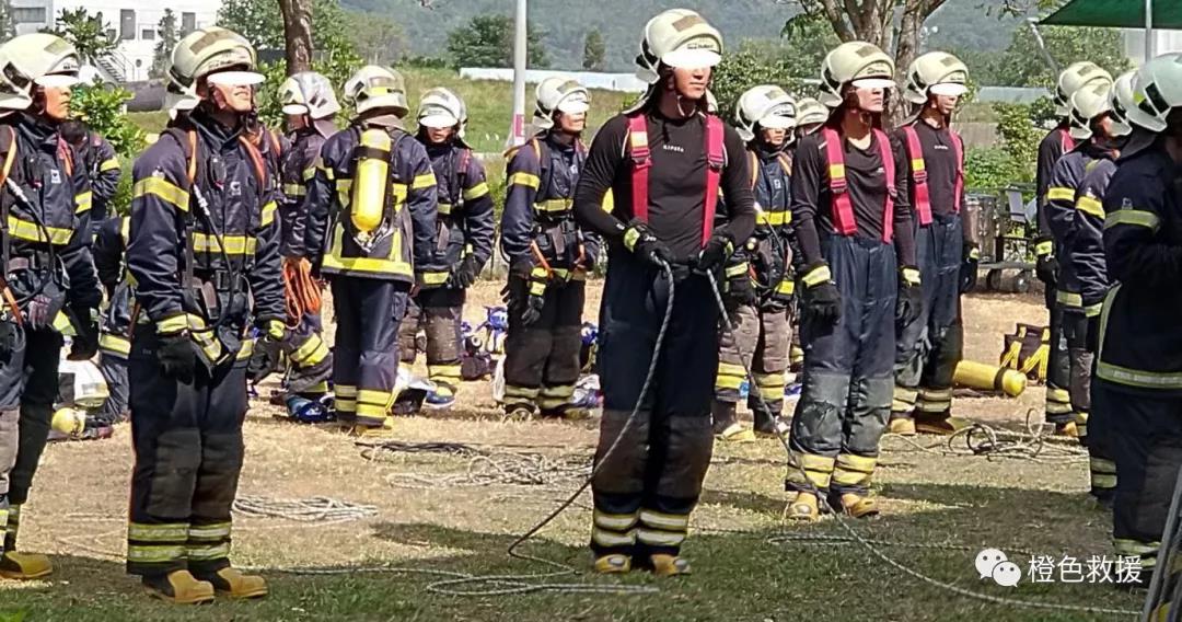 绳索 | 登山者无器材的绳索保护(图3)