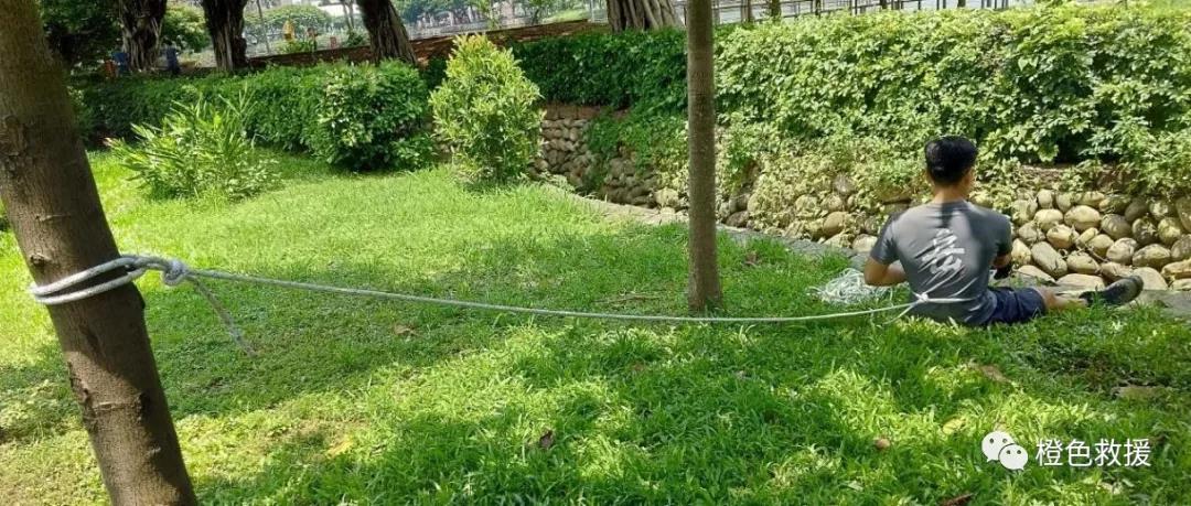 绳索 | 登山者无器材的绳索保护(图6)