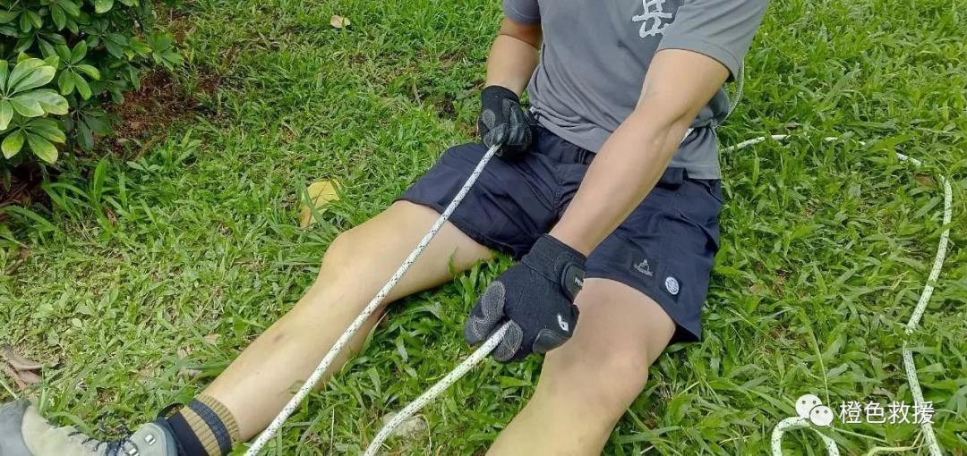 绳索 | 登山者无器材的绳索保护(图9)
