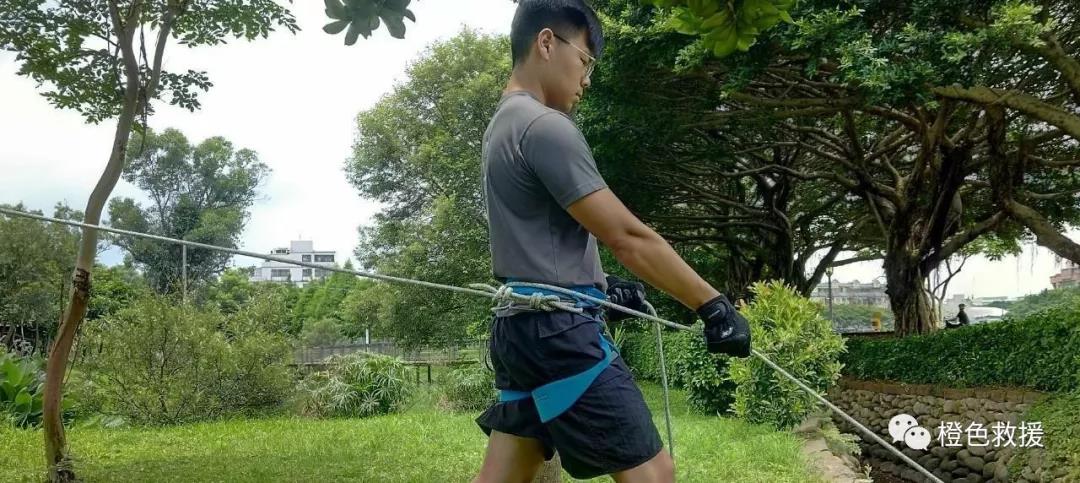 绳索 | 登山者无器材的绳索保护(图14)